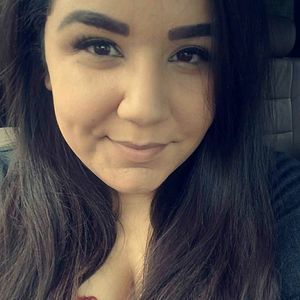 Meet your Posher, Caitlin